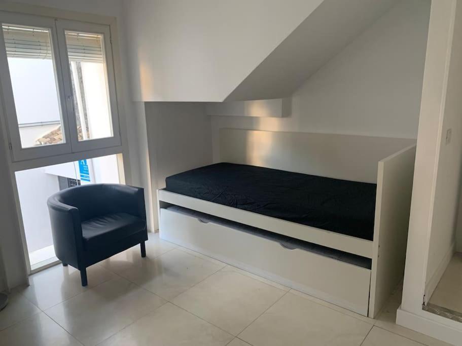 Spacious Loft / Literally At The Foot Of Alhambra Appartement Granada Buitenkant foto