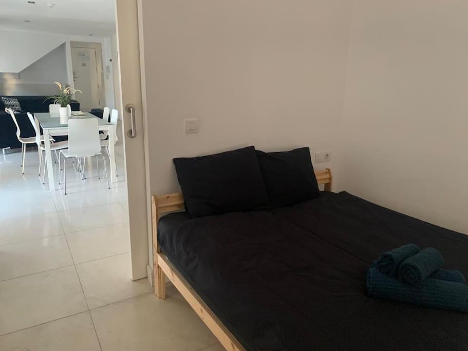 Spacious Loft / Literally At The Foot Of Alhambra Appartement Granada Buitenkant foto